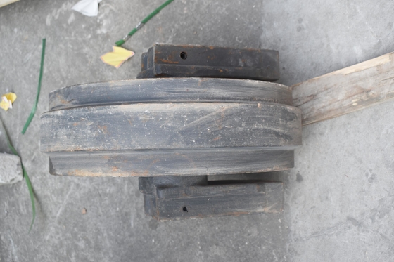 Peças sobressalentes R210-7 Excavator Idler 12 meses de garantia